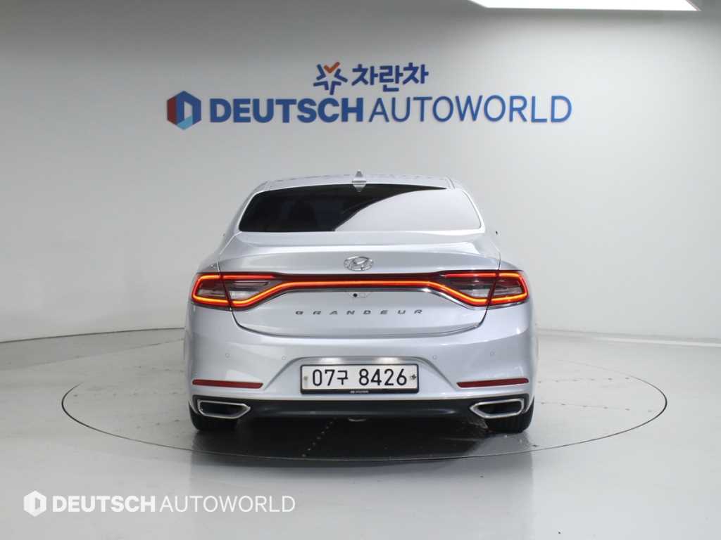 HYUNDAI Grandeur - Vista 4