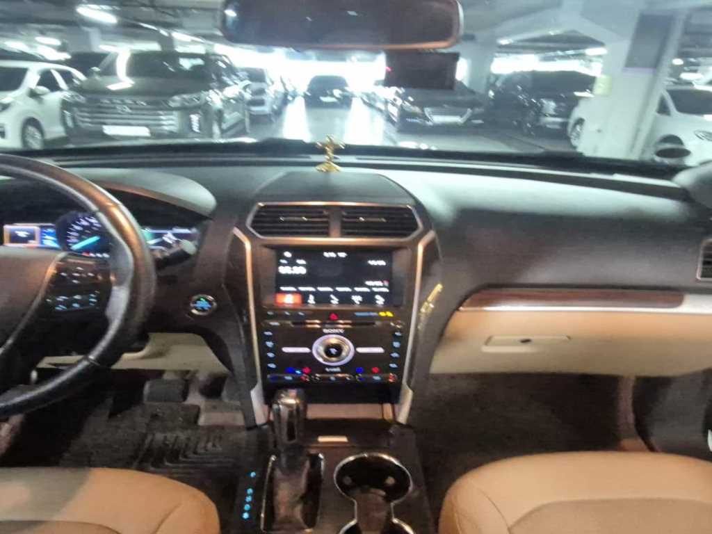 Ford Explorer - Vista 9