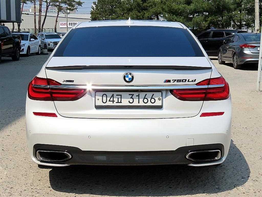 BMW 7 Series - Vista 4