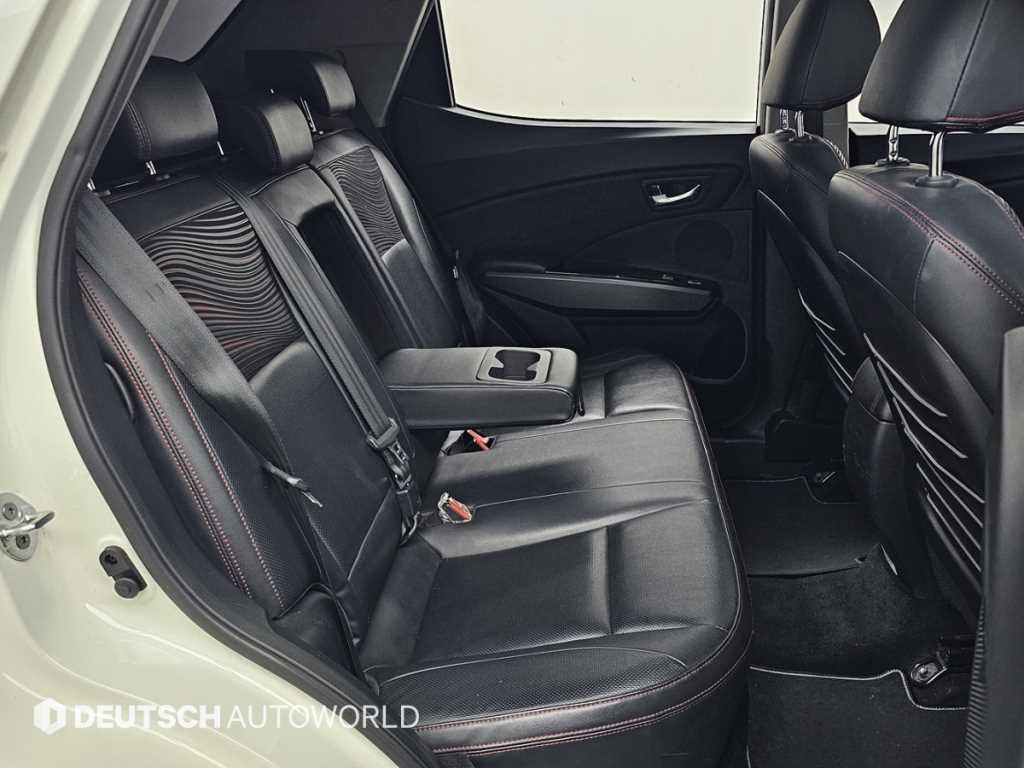 Ssangyong Tivoli - Vista 12