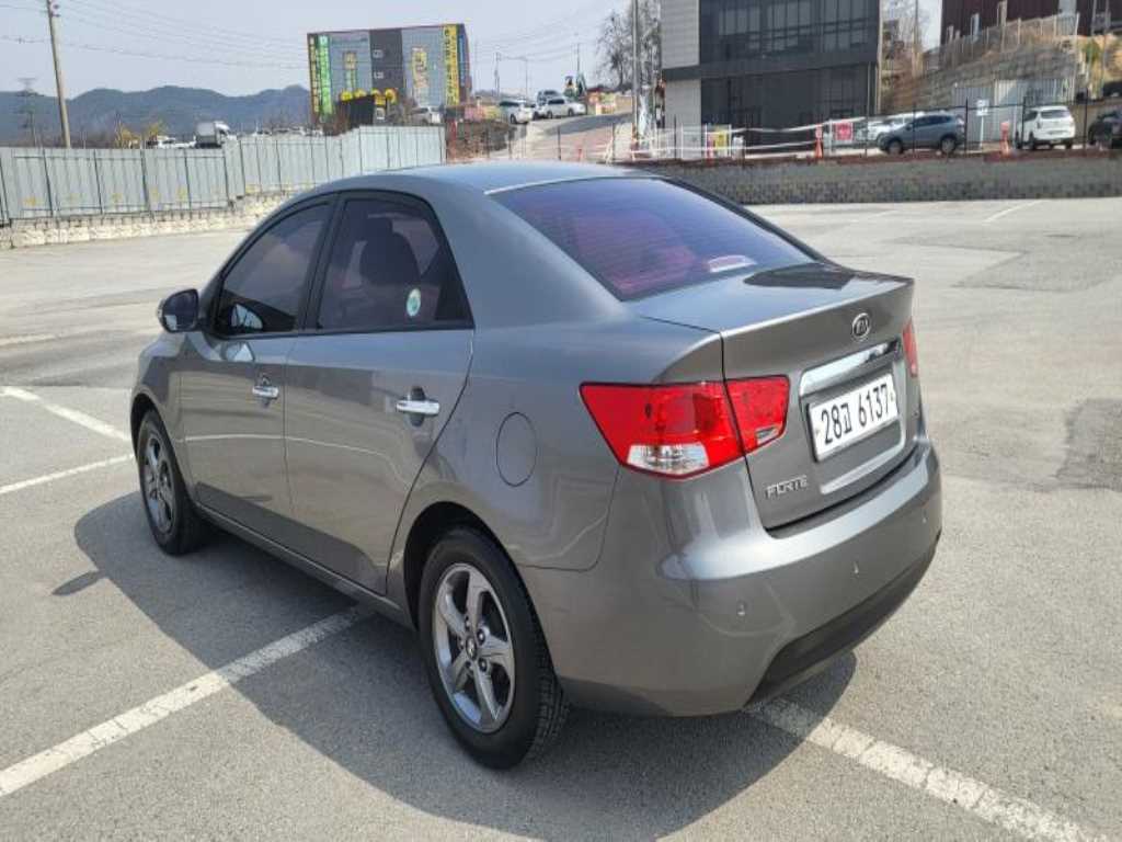 KIA Forte - Vista 6