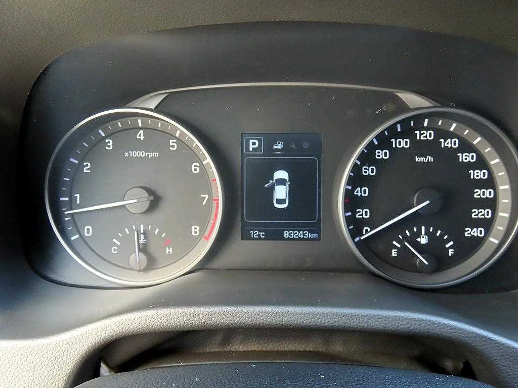 HYUNDAI Avante - Vista 9