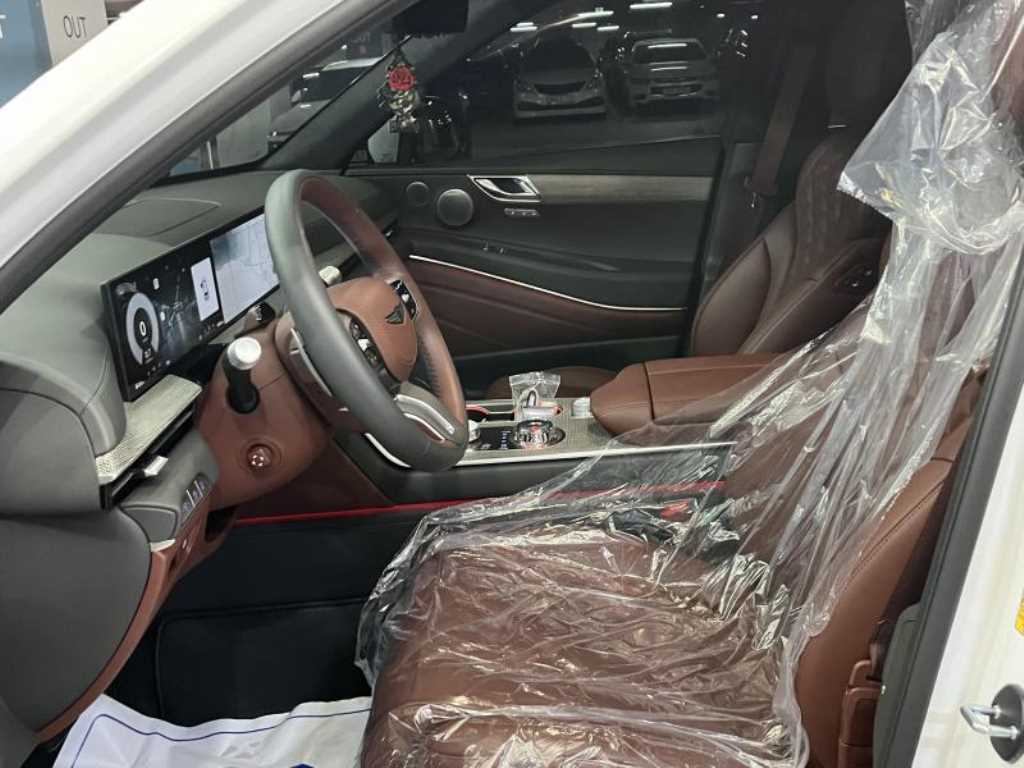 Genesis GV80 - Vista 6