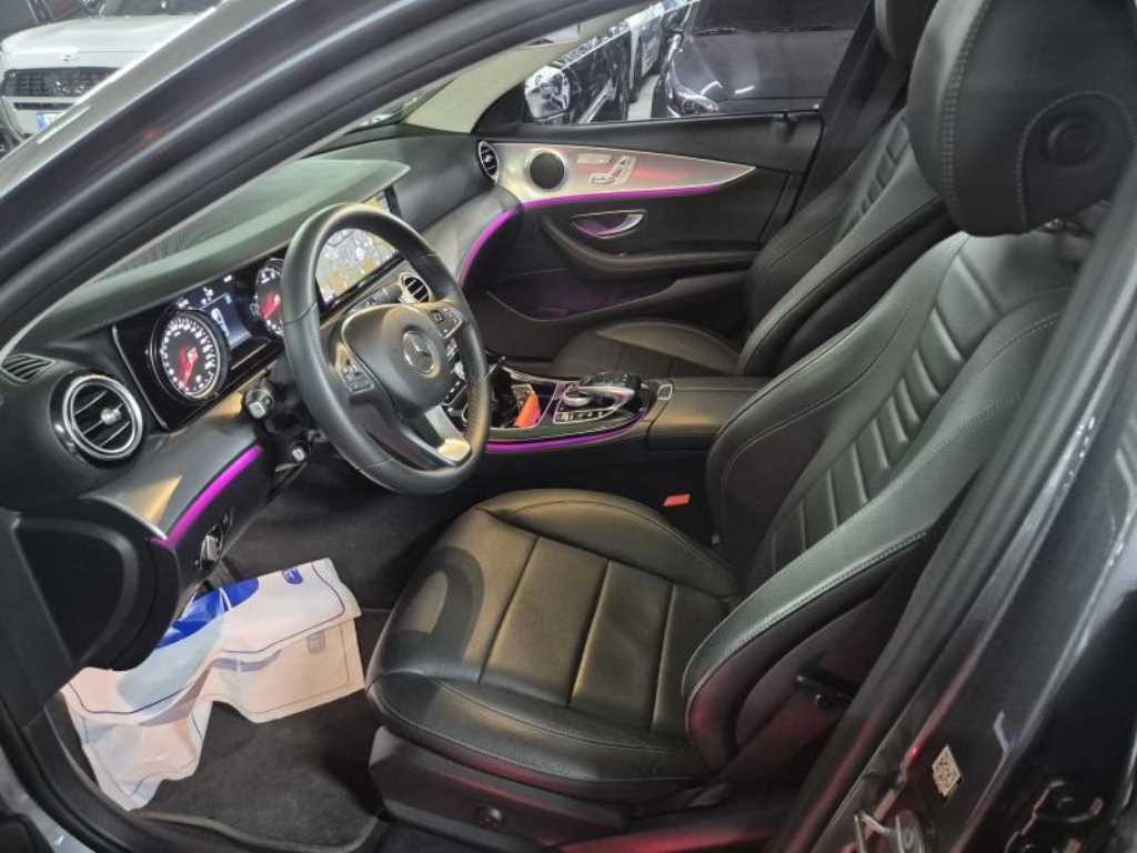 Mercedes Benz E class - Vista 10