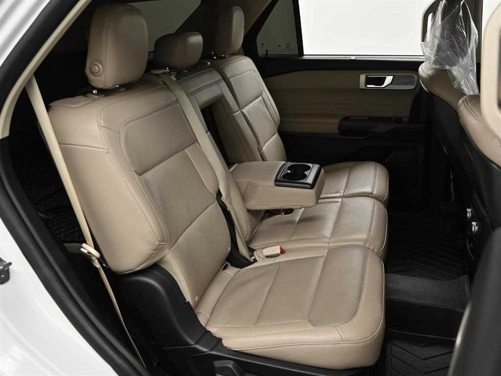 Ford Explorer - Vista 10