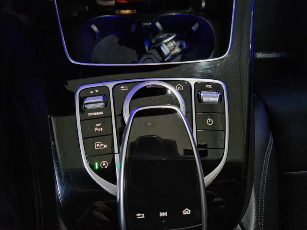 Mercedes Benz E class - Vista 12