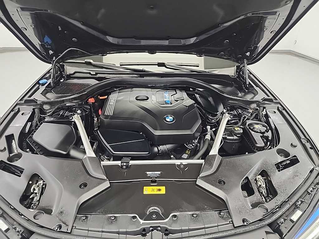 BMW 5 Series - Vista 5