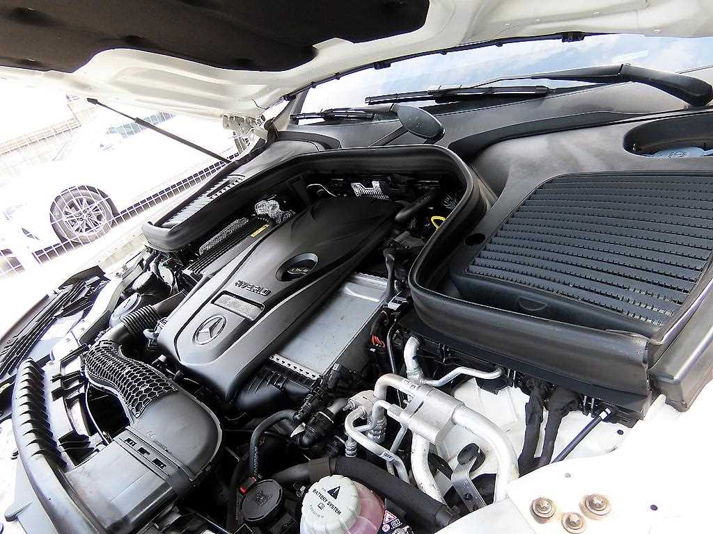 Mercedes Benz GLC Class 2021 Blanco - Importación desde Corea - HF Imports Iquique - Foto 19