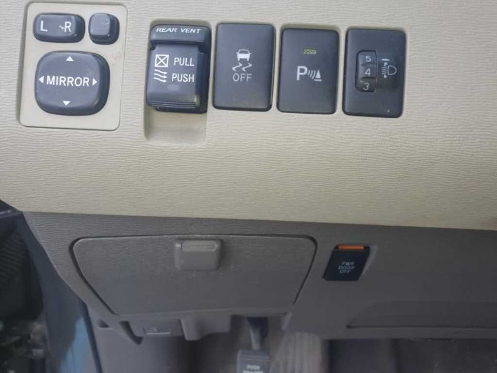 Toyota Siena 2016 Verde - Importación desde Corea - HF Imports Iquique - Foto 14