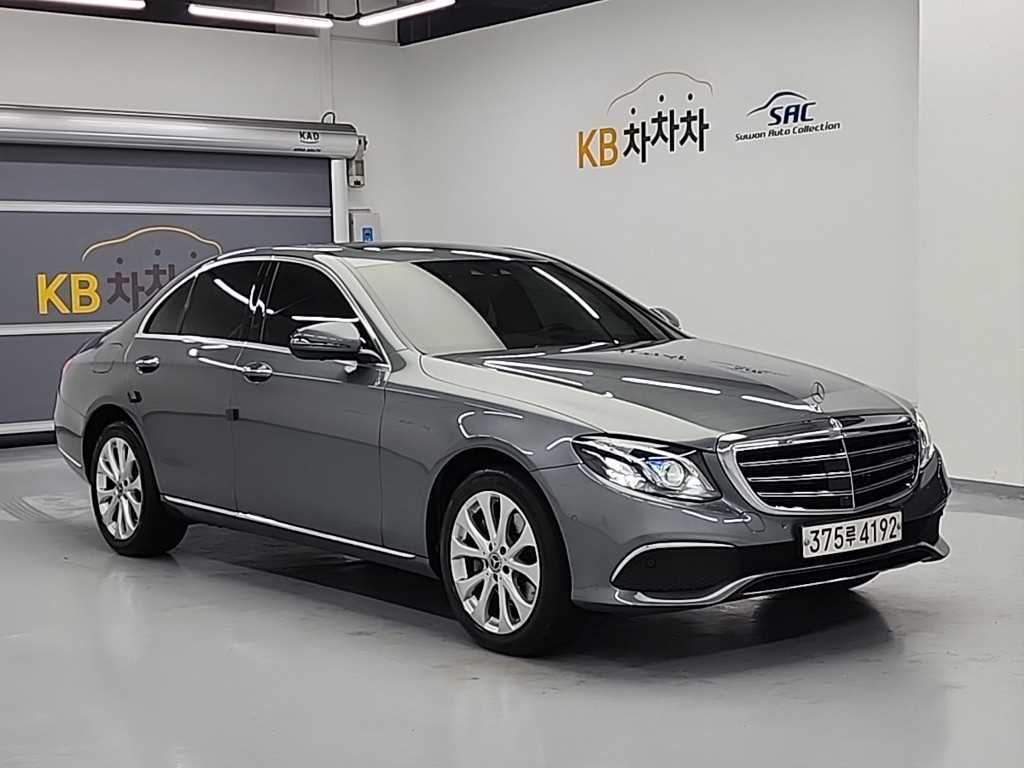 Mercedes Benz E class - Vista 4