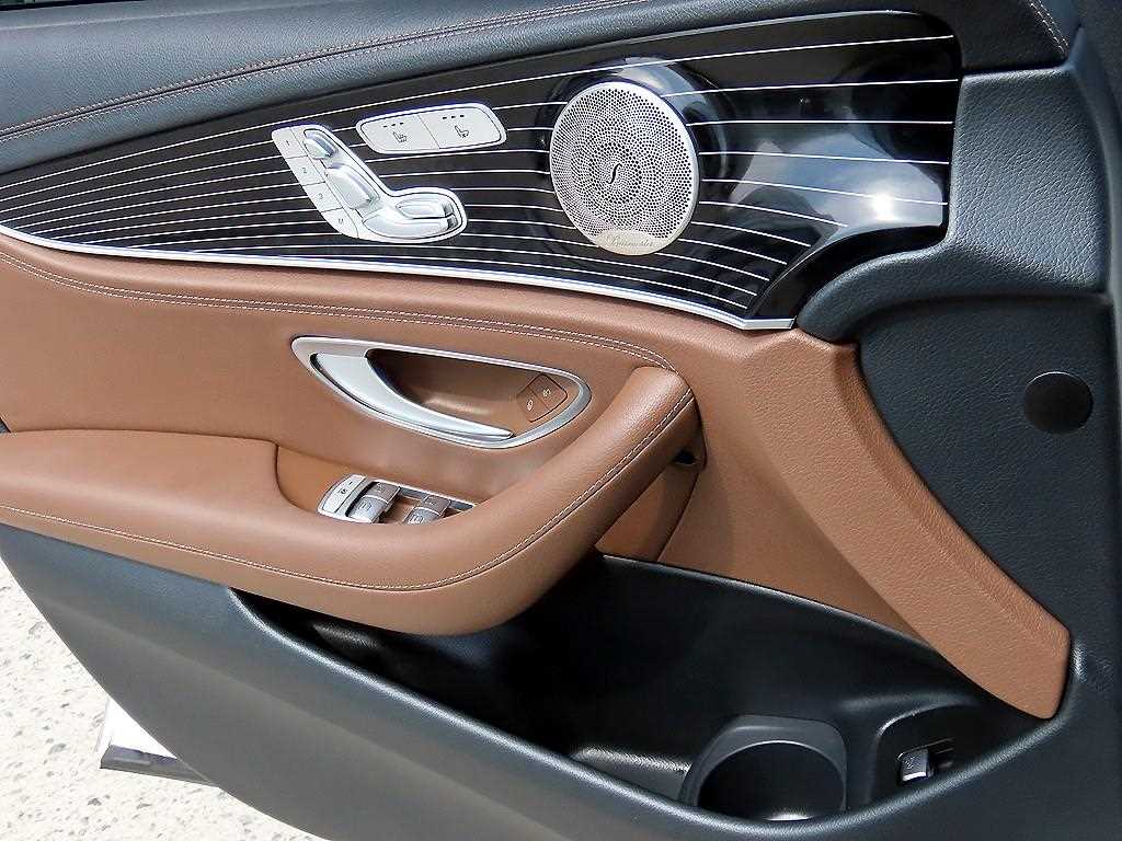 Mercedes Benz E class - Vista 11