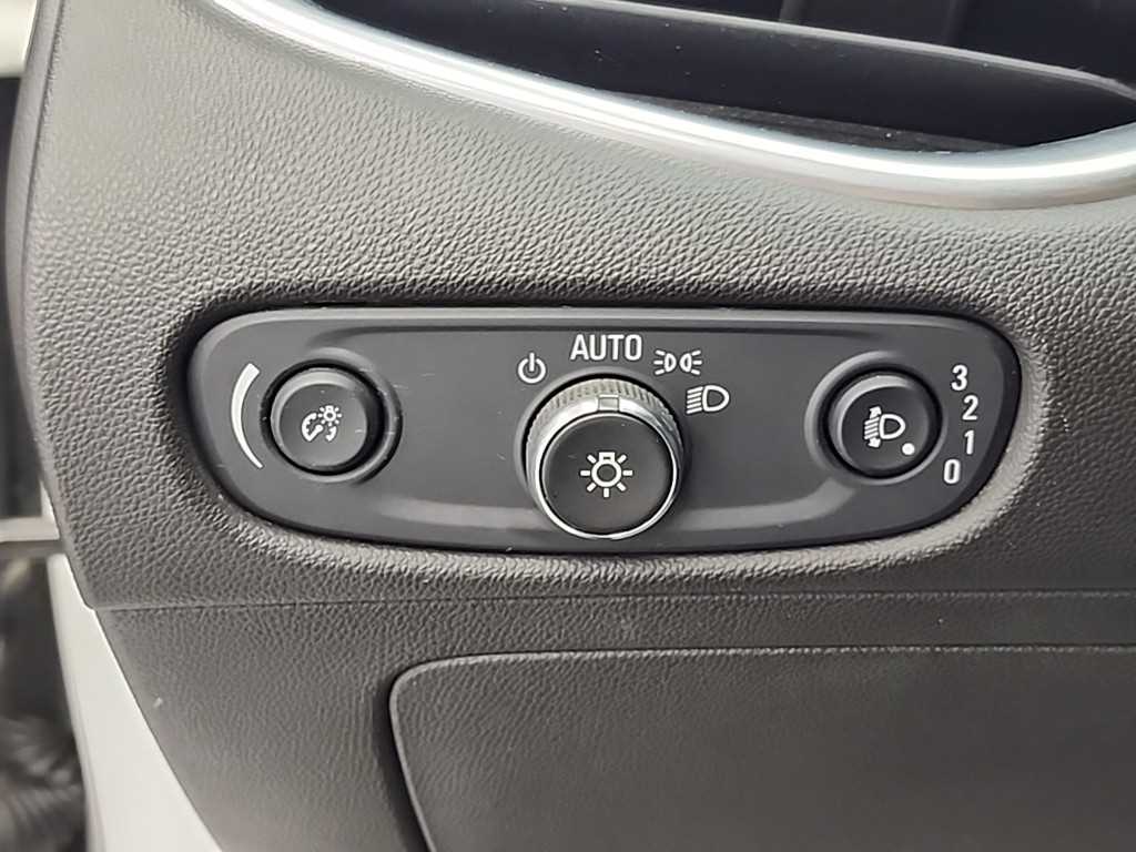 Chevrolet Malibu 2017 Blanco - Importación desde Corea - HF Imports Iquique - Foto 18