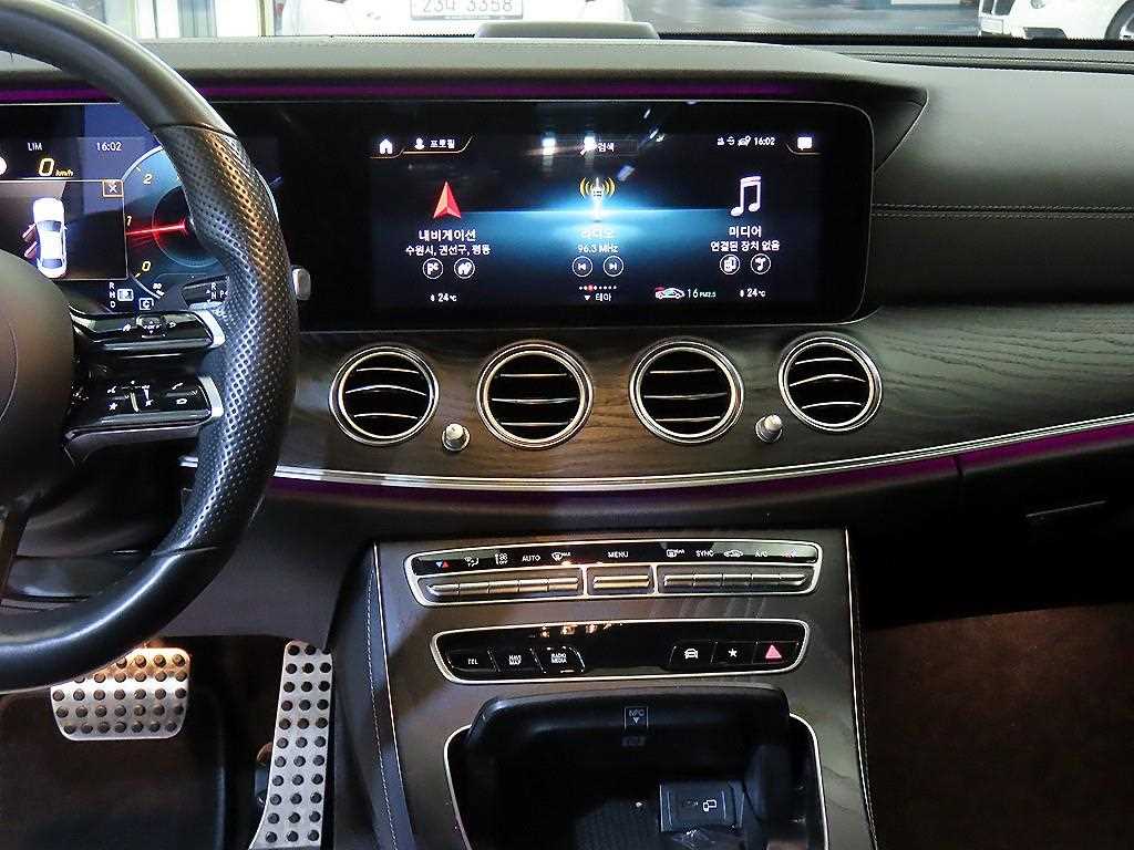 Mercedes Benz E class - Vista 11