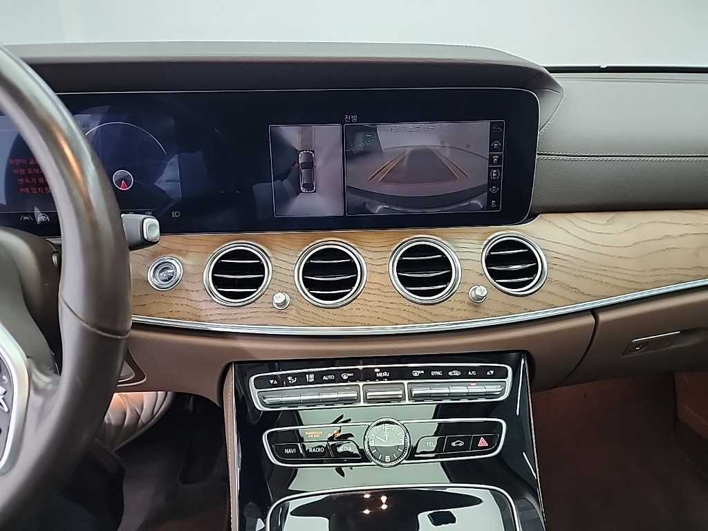 Mercedes Benz E class - Vista 10