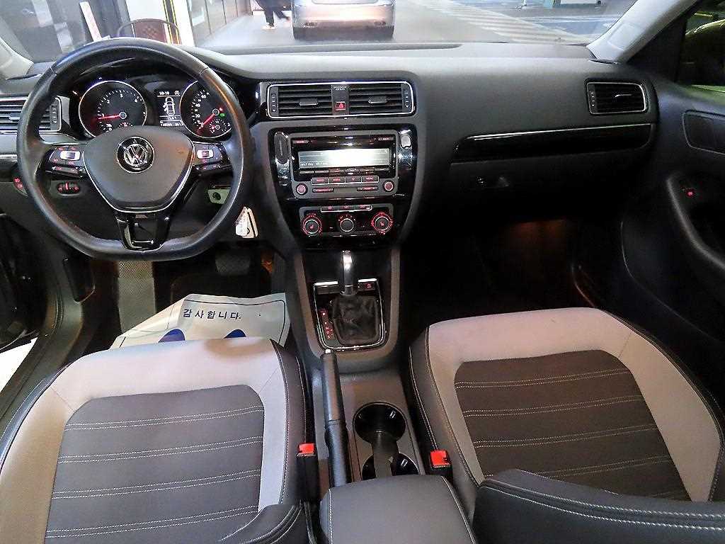 Volkswagen Jetta - Vista 10