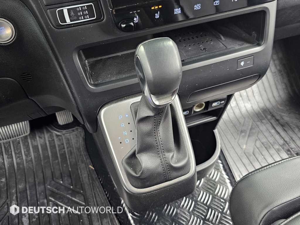 HYUNDAI Staria - Vista 12