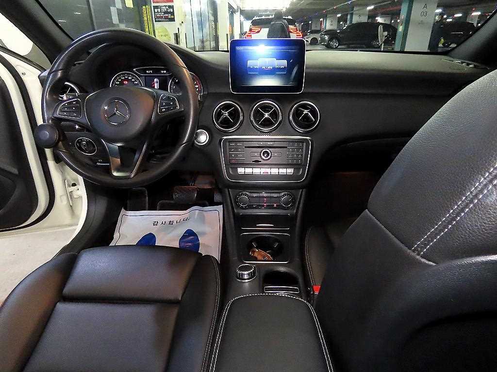 Mercedes Benz A Class - Vista 10