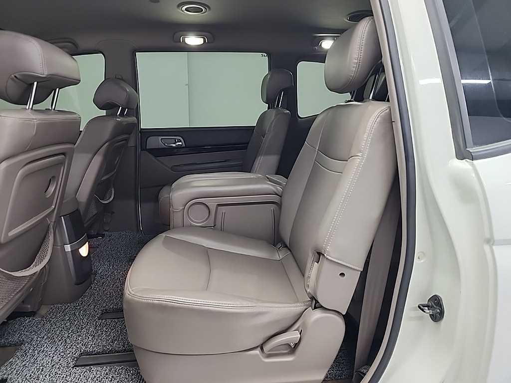 Ssangyong Korando - Vista 12