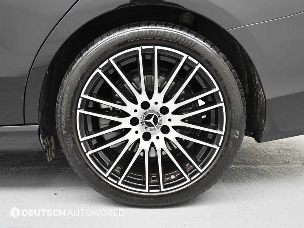 Mercedes Benz C Class - Vista 5