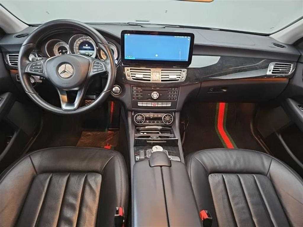 Mercedes Benz CLS Class - Vista 5
