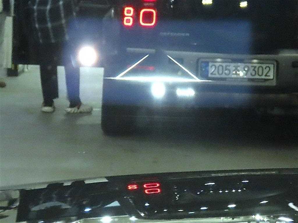 Genesis GV70 2025 Gris - Importación desde Corea - HF Imports Iquique - Foto 13