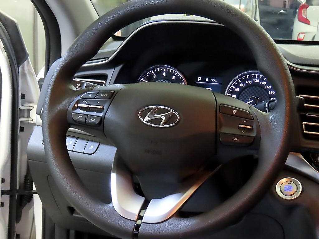 HYUNDAI Avante - Vista 8