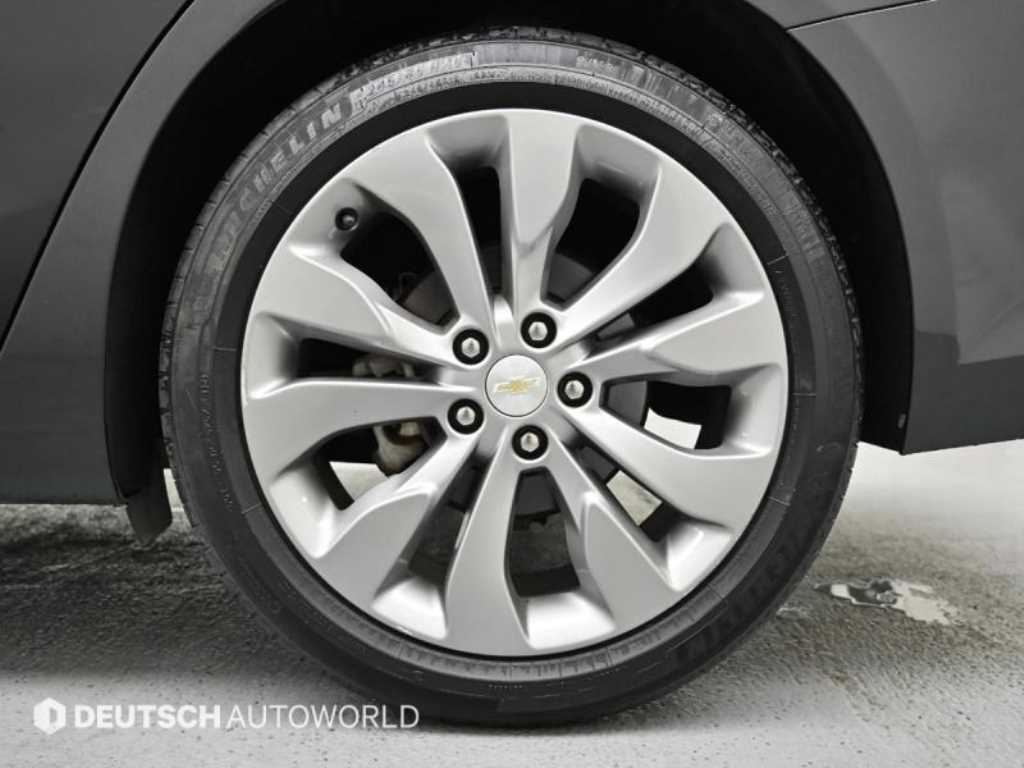 Chevrolet Malibu - Vista 5