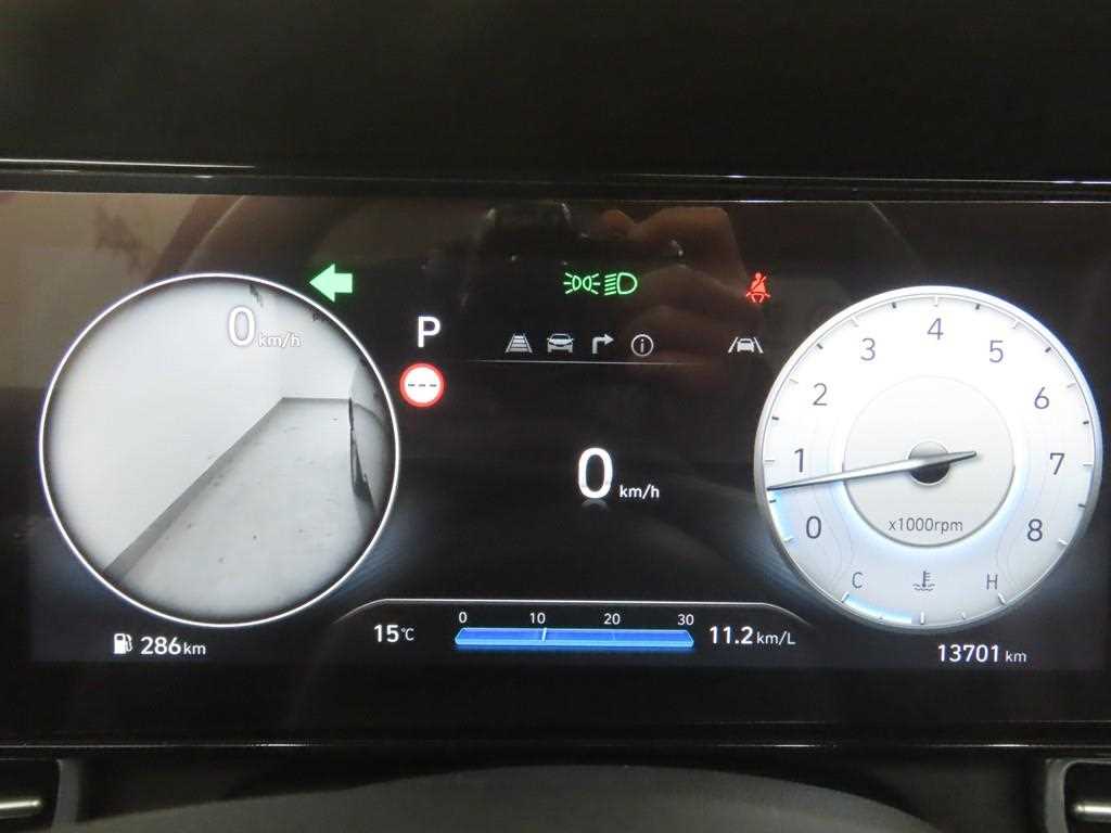 HYUNDAI Avante - Vista 8