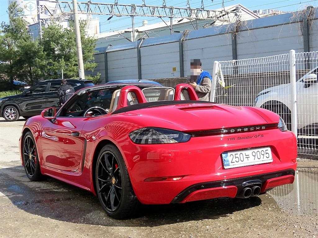 Porsche 718 - Vista 7