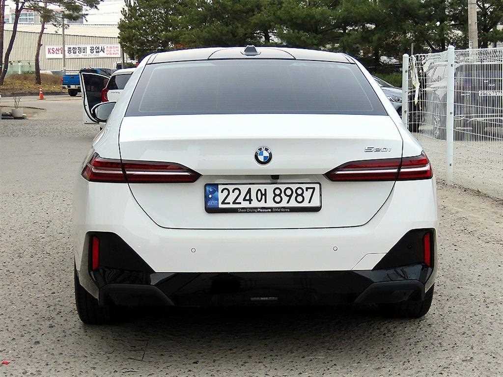 BMW 5 Series - Vista 4