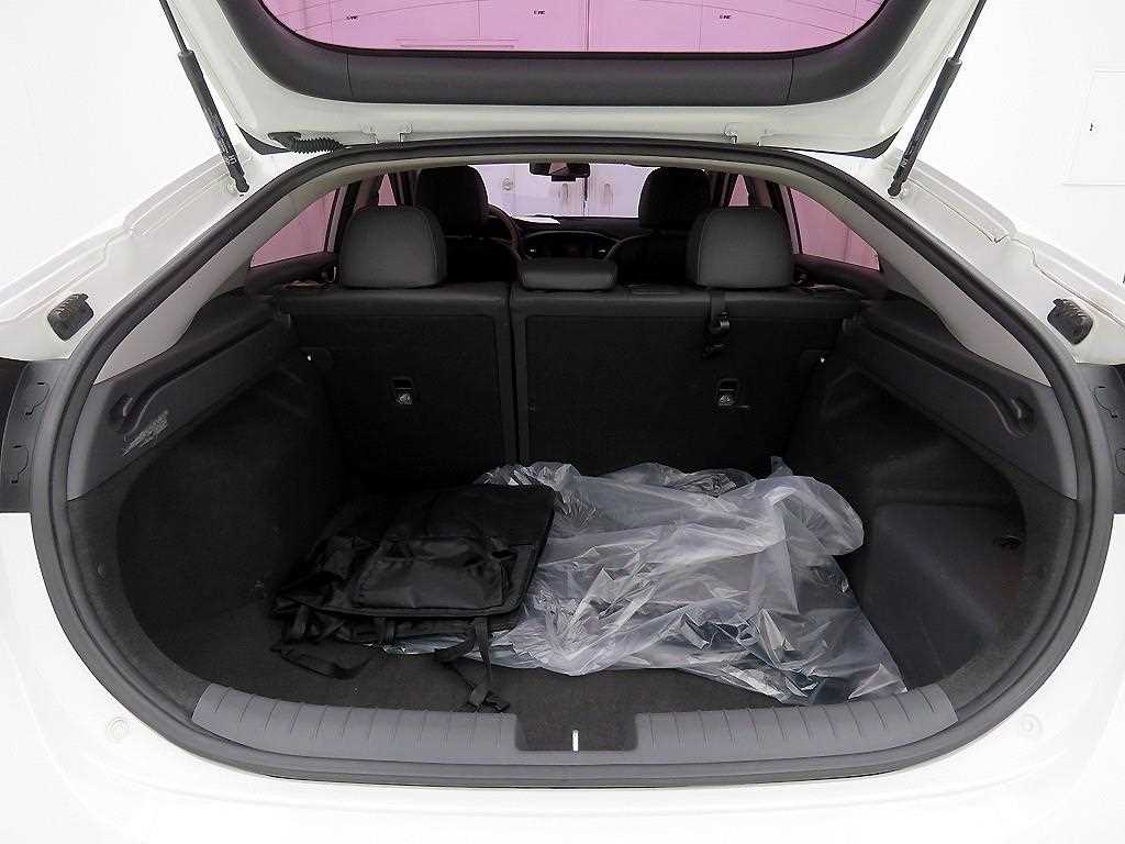 HYUNDAI Ioniq - Vista 5