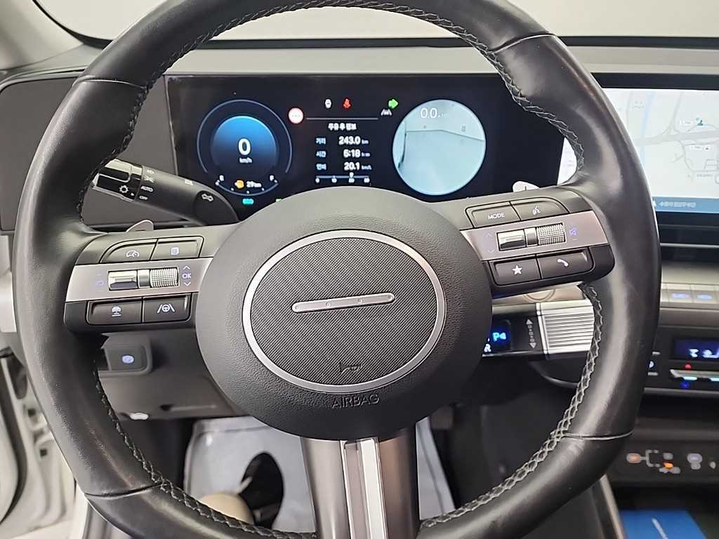 HYUNDAI Kona - Vista 9