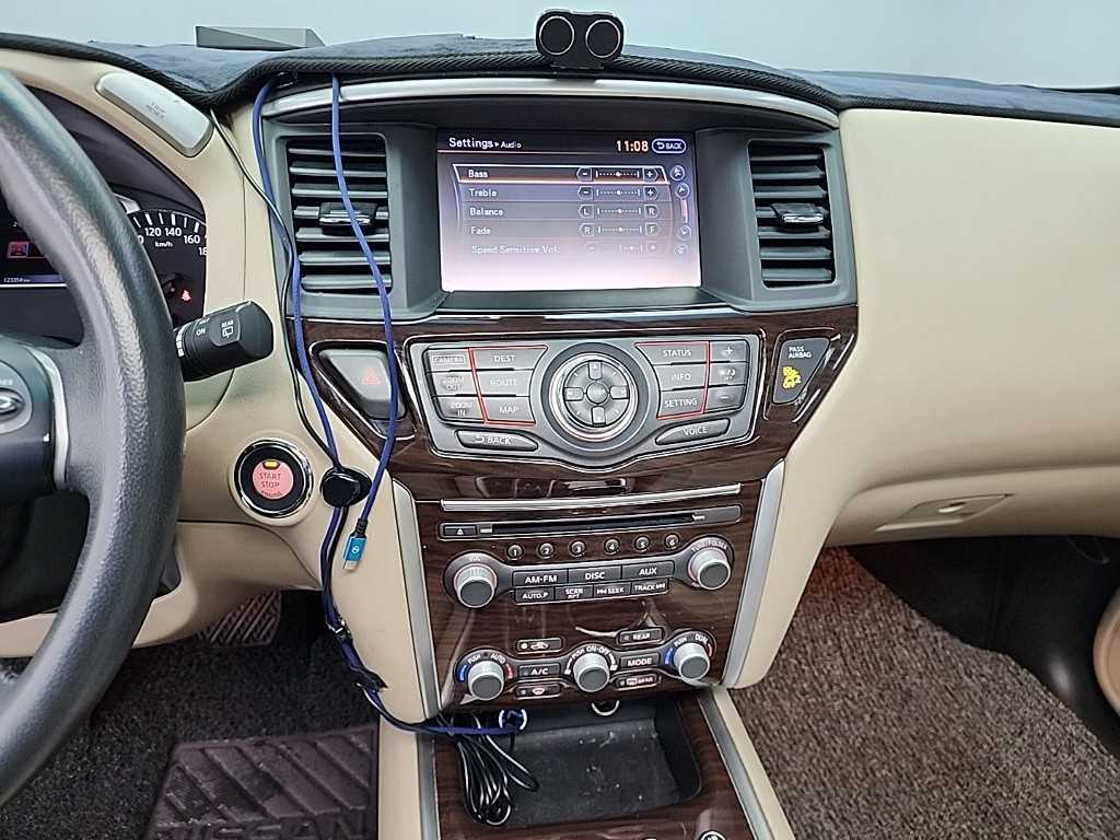 Nissan Pathfinder - Vista 10