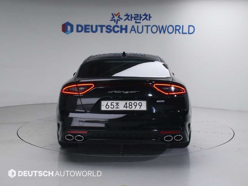 KIA Stinger - Vista 4