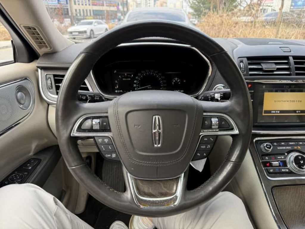 Lincoln Continental - Vista 5