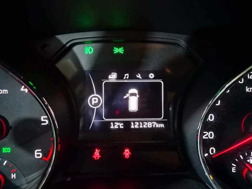 KIA Carnival - Vista 10