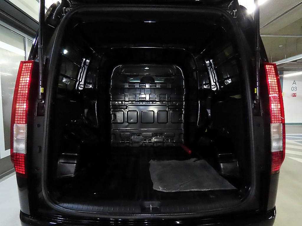 HYUNDAI Staria 2025 Negro - Importación desde Corea - HF Imports Iquique - Foto 17