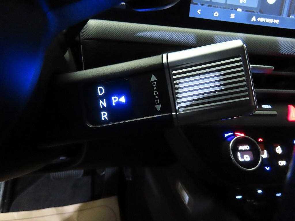 HYUNDAI Sonata - Vista 12