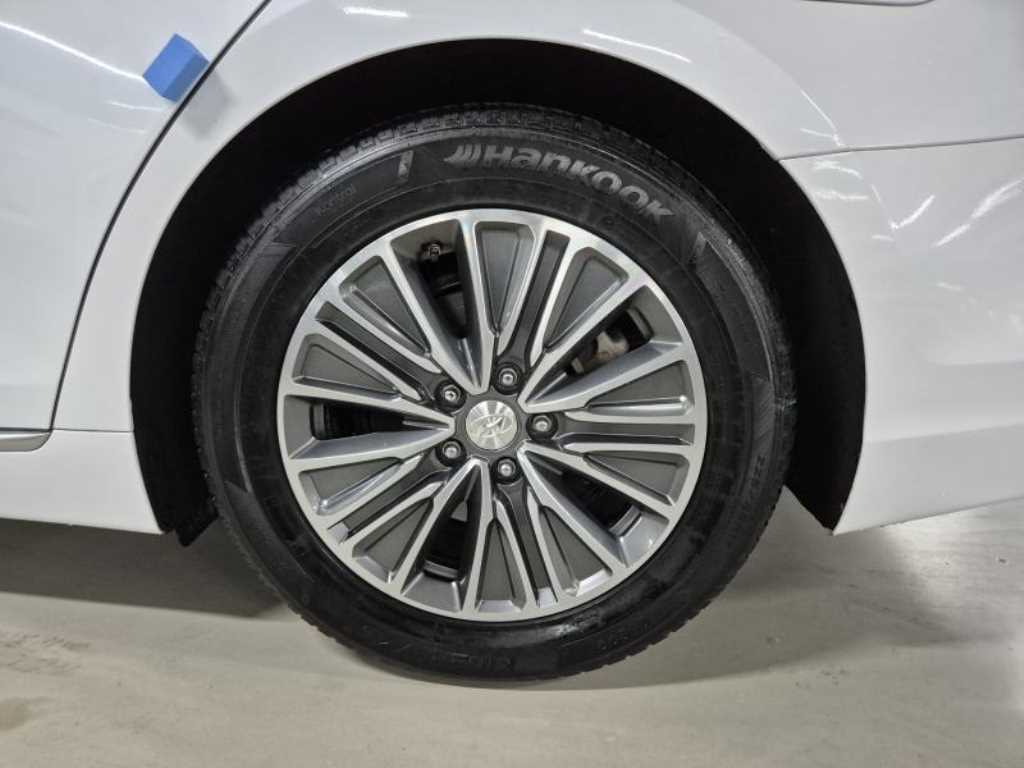 HYUNDAI Grandeur - Vista 7