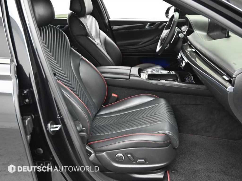 Genesis G80 - Vista 10