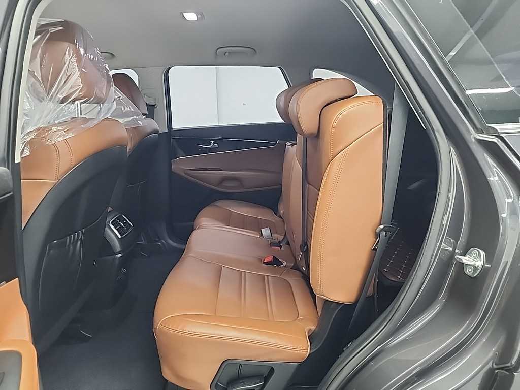 KIA Sorento - Vista 12