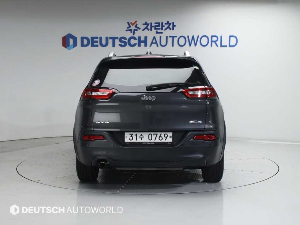 Jeep Cherokee - Vista 4