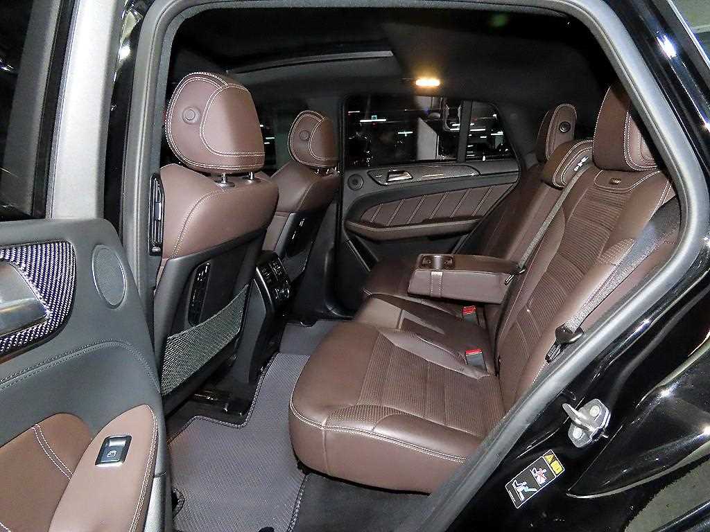 Mercedes Benz GLE Class - Vista 7