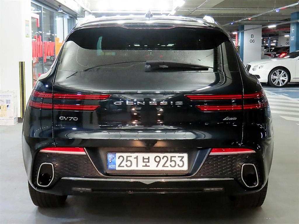 Genesis GV70 - Vista 5