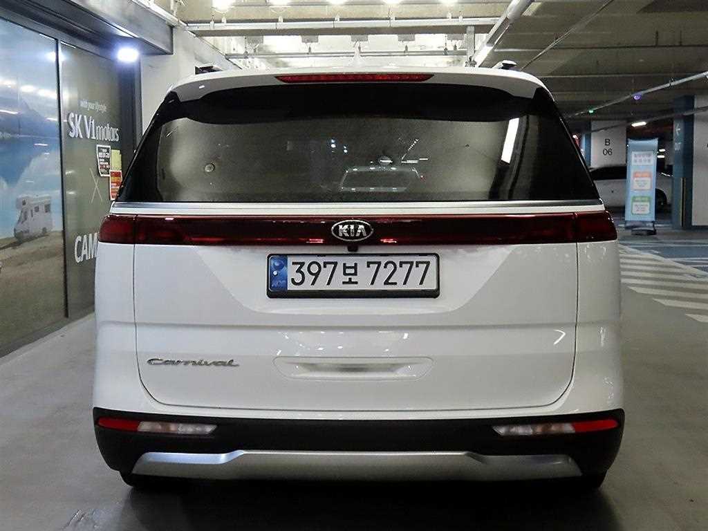 KIA Carnival - Vista 5