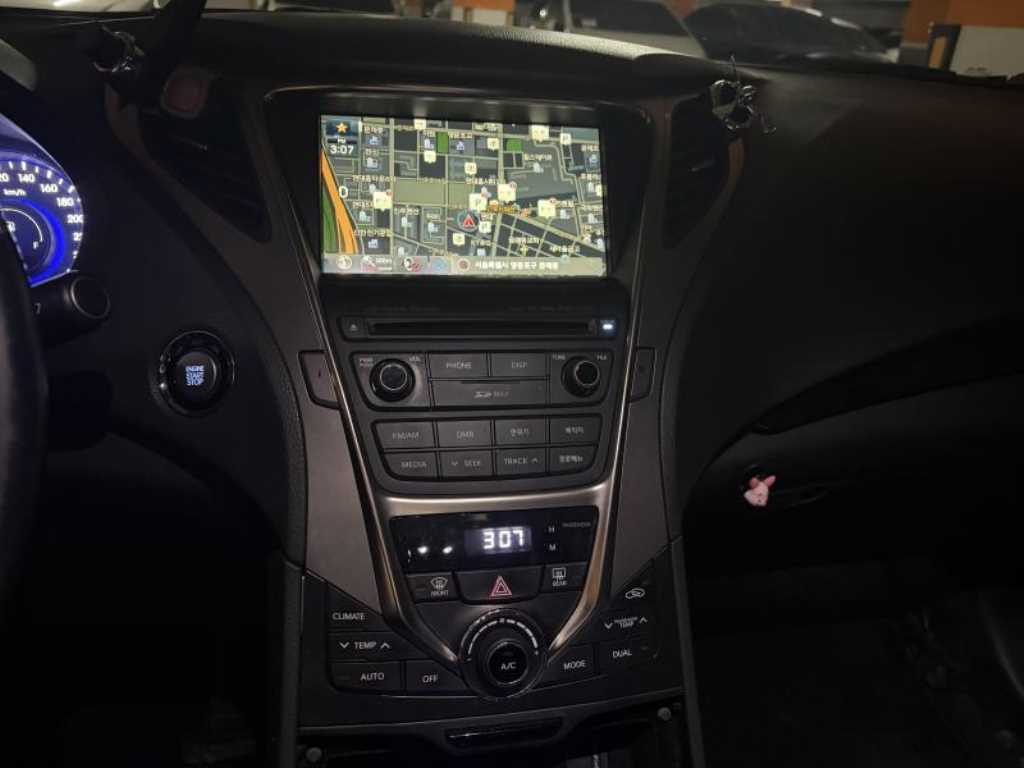 HYUNDAI Grandeur - Vista 7