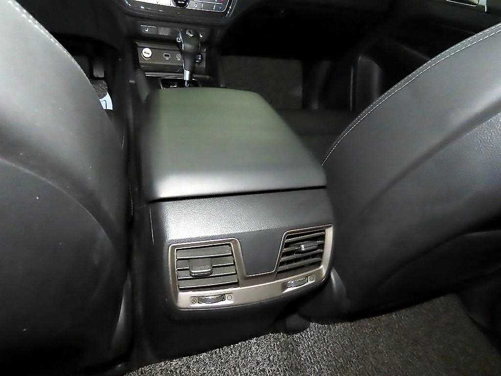 Ssangyong Rexton 2019 Gris - Importación desde Corea - HF Imports Iquique - Foto 17