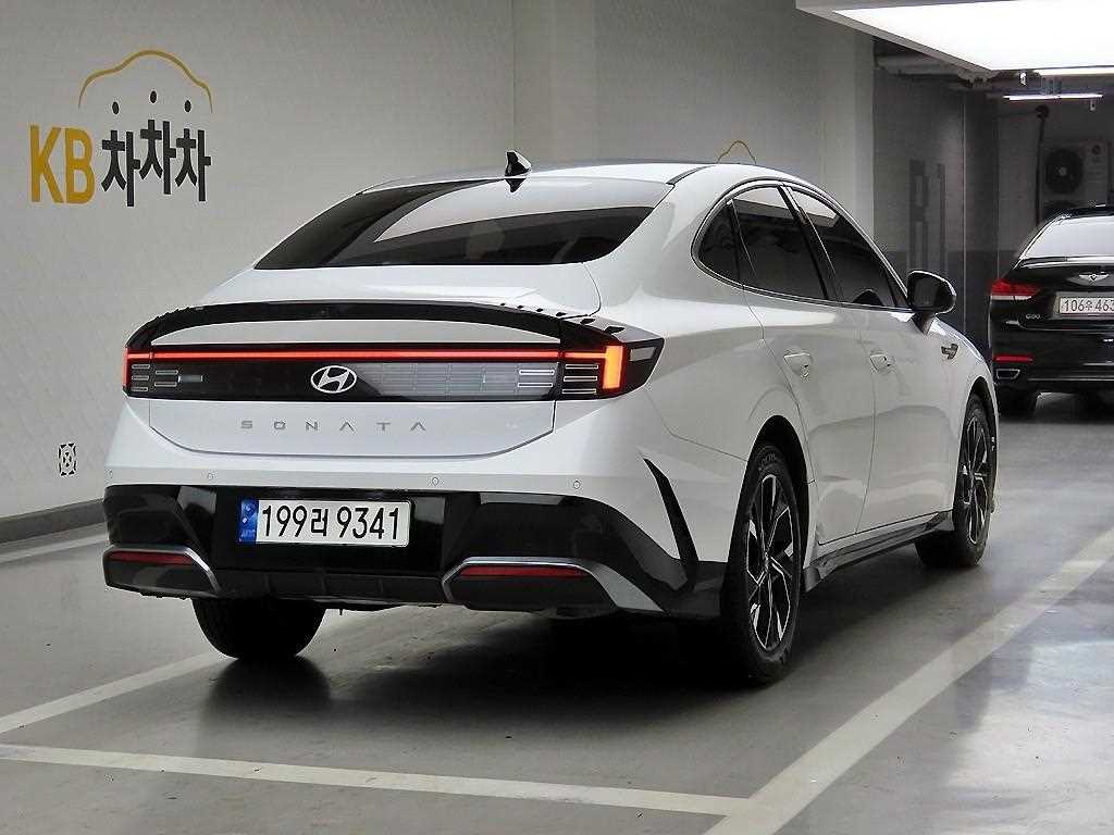 HYUNDAI Sonata - Vista 4