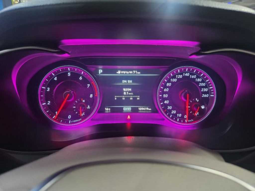 Genesis G70 - Vista 9