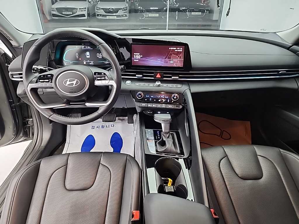 HYUNDAI Avante - Vista 7